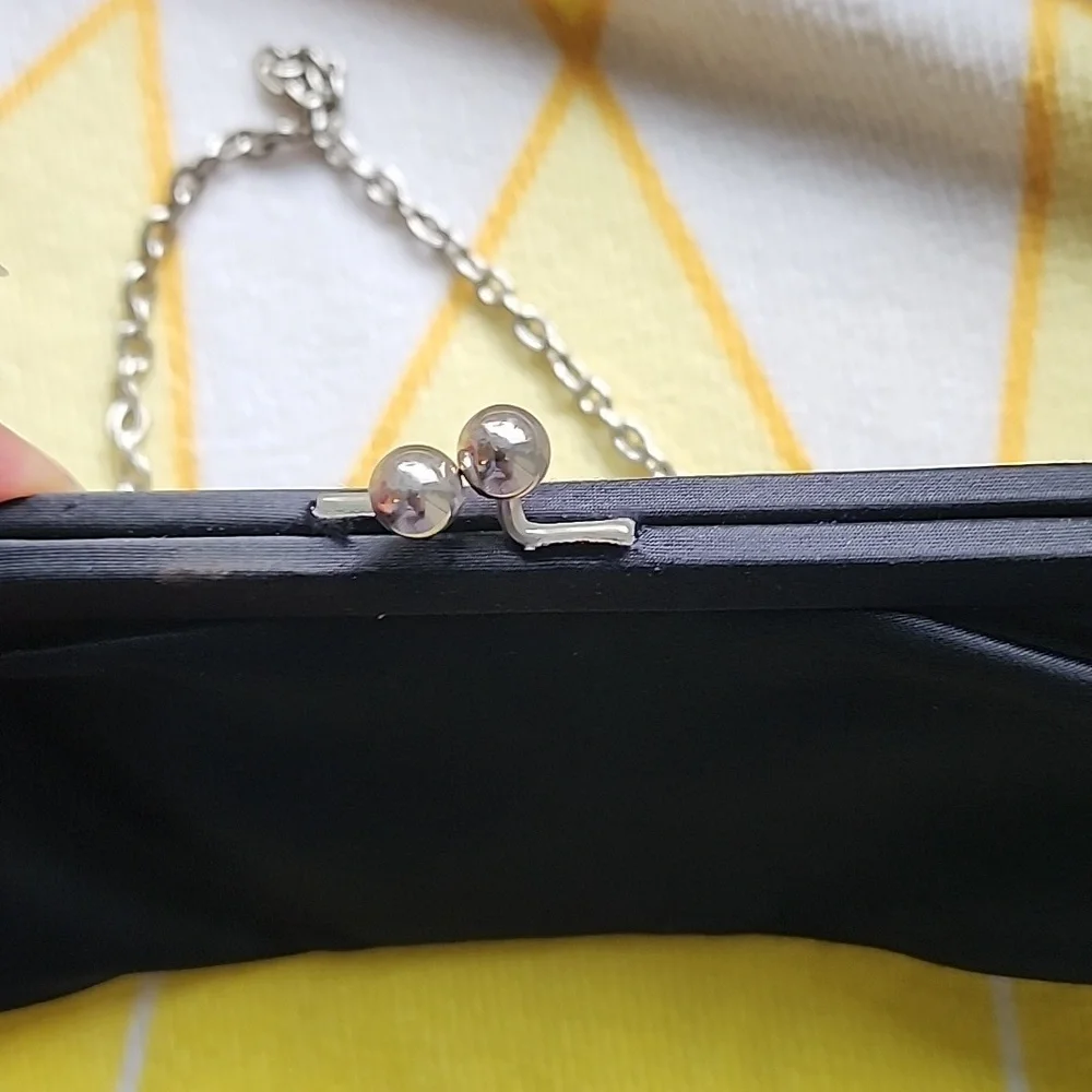 EUC- La Sera by franchi  Evening Satin Clutch Purse